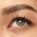 Augenbrauen faconieren als Ergänzung zur Gesichtsbehandlung